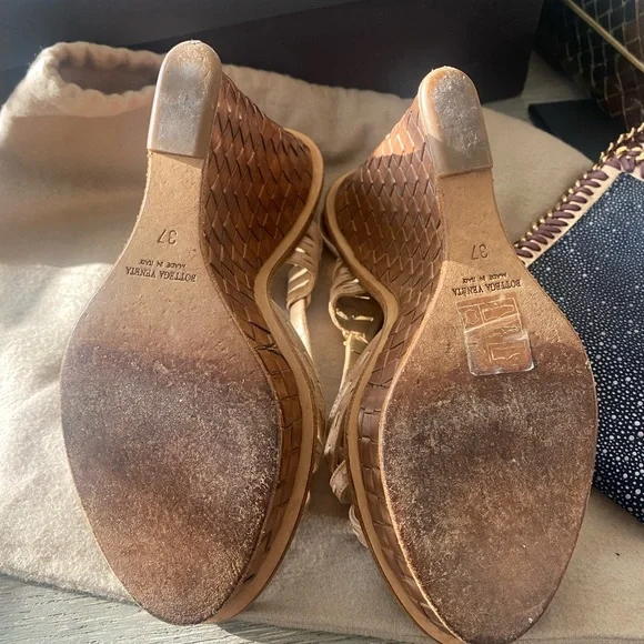 Bottega Veneta Basket Weave Wedge Sandals • 6.5 - Picture 7 of 11